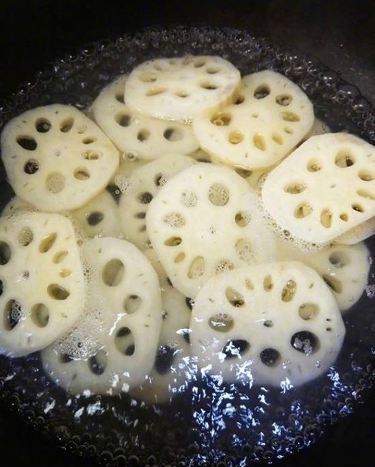 不私藏‼香辣爽脆【麻辣藕片】?一看就會煮, 完全沒難度??