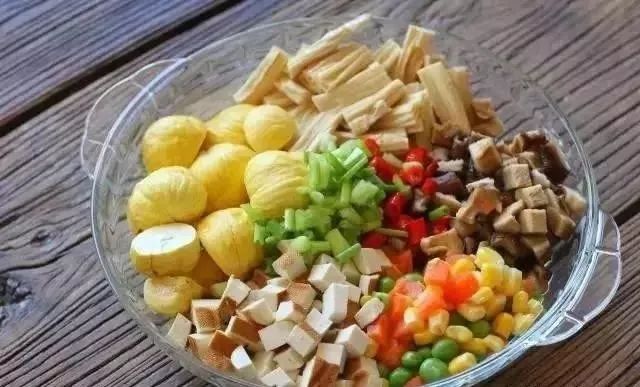 香氣撲鼻的排骨板栗燜飯，一個電飯鍋就搞定！