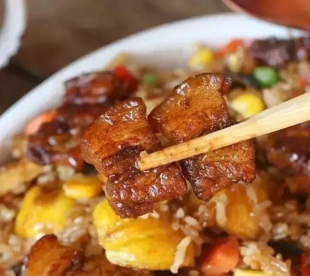 香氣撲鼻的排骨板栗燜飯，一個電飯鍋就搞定！