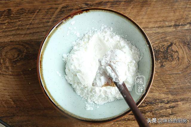 用薯片做的雞米花，你吃過嗎？香噴噴的又酥又脆，一口一個超過癮