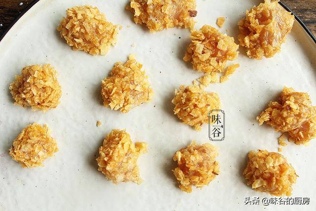 用薯片做的雞米花，你吃過嗎？香噴噴的又酥又脆，一口一個超過癮