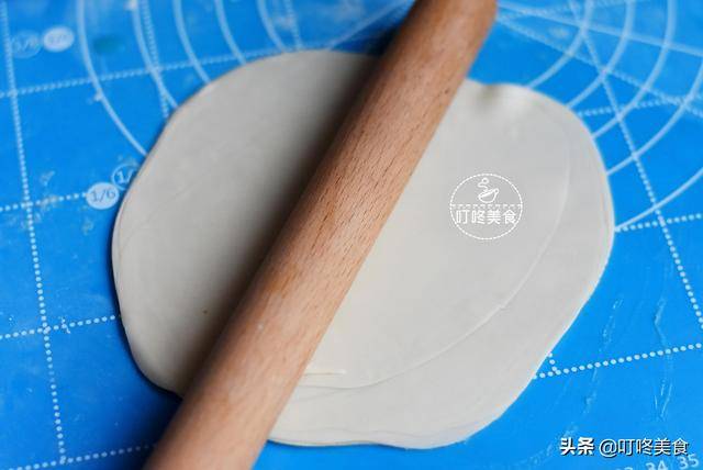 春卷皮不用買了，在家10分鐘能做100張，張張透明薄如紙，超簡單