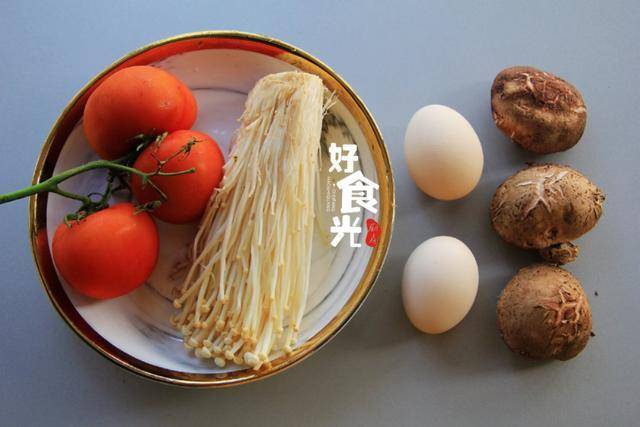番茄+金針菇，煮一鍋湯，好吃又營養，減脂吃不胖，一周輕鬆瘦3公斤 