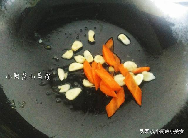 木耳有營養，炒木耳切記這樣下鍋，安全不會燙傷