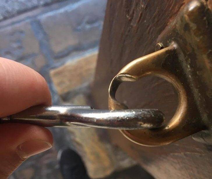 時間絕對能磨掉你記憶！27個「被不知不覺改變」的感傷照...迪士尼的扣環整個凹掉~~~~