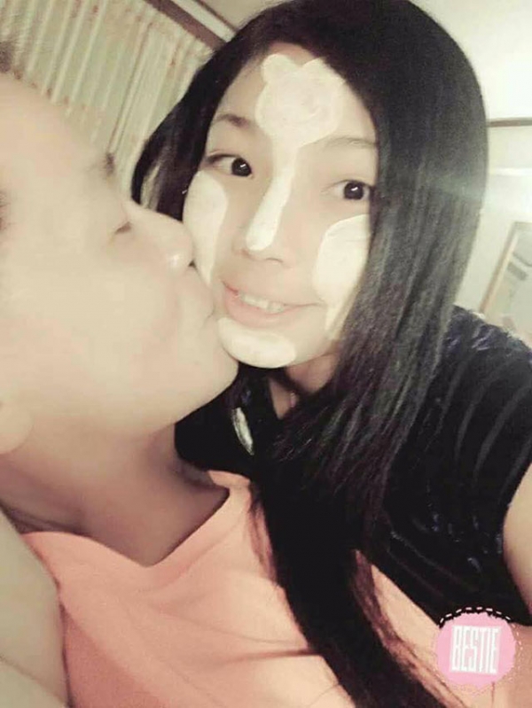 超傻眼！60歲阿公「抓奶幼齒女友」談爺孫戀，甜曝「恩愛床照」讓網友狂吐：禽獸不如！