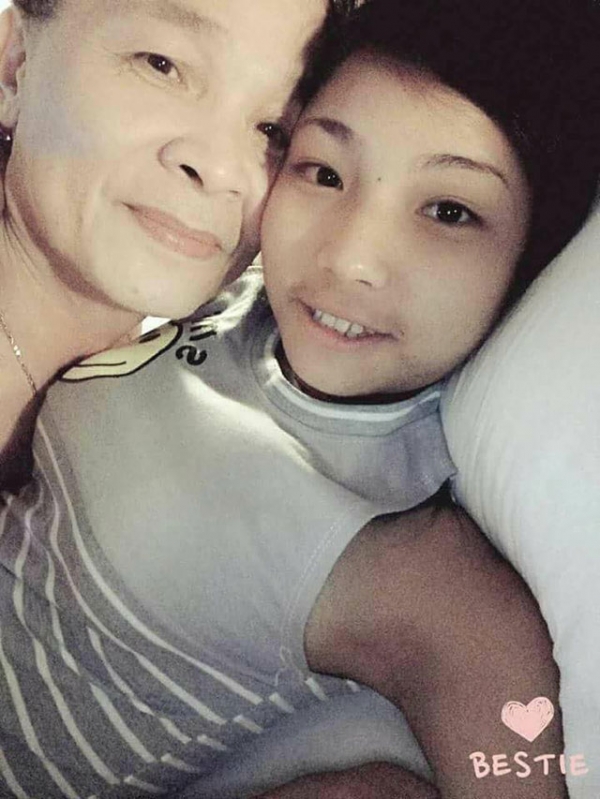 超傻眼！60歲阿公「抓奶幼齒女友」談爺孫戀，甜曝「恩愛床照」讓網友狂吐：禽獸不如！