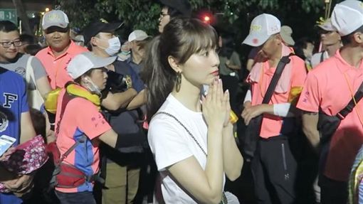 櫻花妹也瘋媽祖！她遶境到最後淚崩了