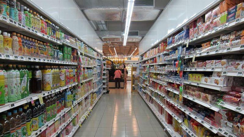 七爺八爺買菸！他看監視器嚇壞…對空氣結帳