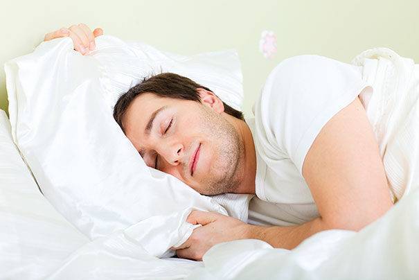 讓你「廢到笑出來」的26個生活小妙招　邊緣人靠一個手套＋熱水就可以活得很好！~~~