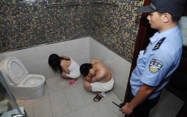 老公去嫖被抓，員警通知妻子，妻子一到竟然只問了『4句話』震撼現場員警！實在太強了！