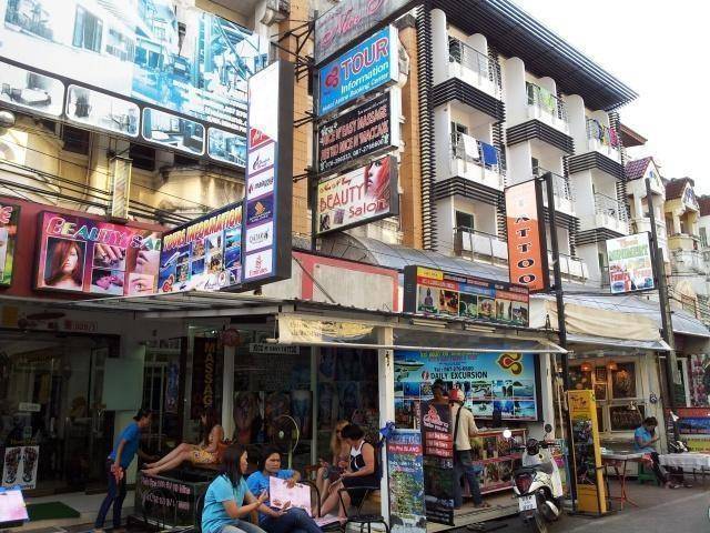 泰國「最開放」的監獄，女犯人「專供」遊客按摩服務