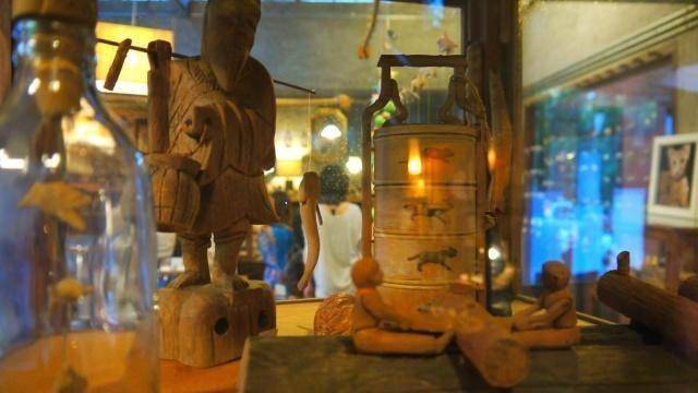 泰國「最開放」的監獄，女犯人「專供」遊客按摩服務