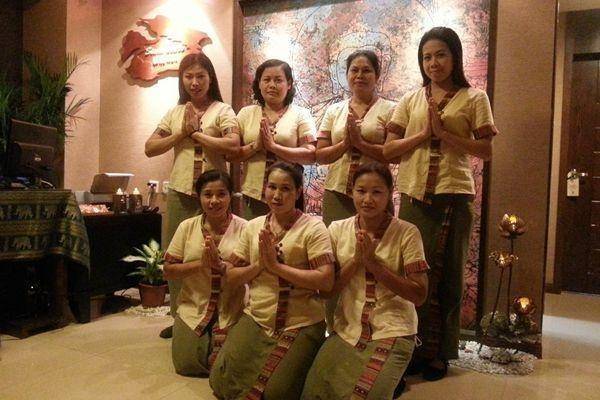 泰國「最開放」的監獄，女犯人「專供」遊客按摩服務
