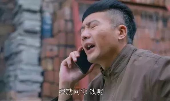 「骨灰級」啃老族！69歲老人「一生只工作了2年」，全靠老爹遺產過活，家中堆滿1000公斤垃圾！