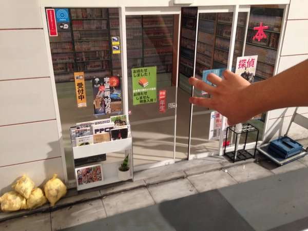 這張「超普通的高中生房間」全網瘋傳 　看似平凡髒亂「但一換個角度」網友全膜拜：大師我錯了！