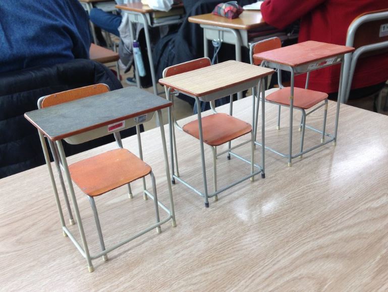 這張「超普通的高中生房間」全網瘋傳 　看似平凡髒亂「但一換個角度」網友全膜拜：大師我錯了！
