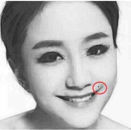 八個窮人痣，親人不親，家宅不和，一輩子奔波勞碌命！