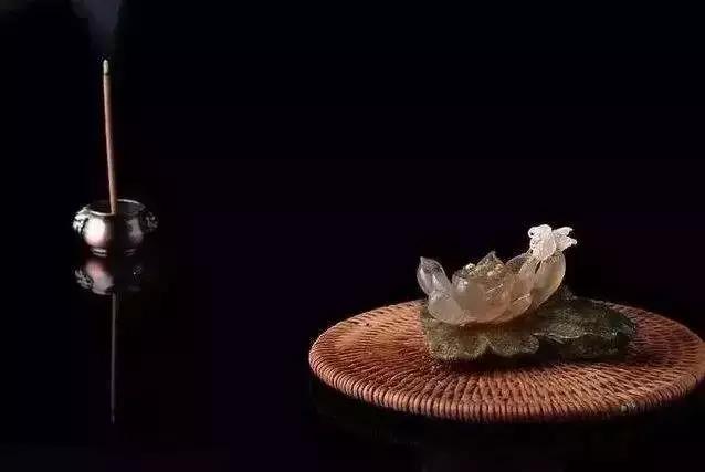 低調見證你的人品 ，炫耀拉低你的身份，做人低調別炫耀