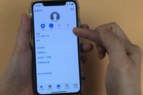 手機出現4種情況要當心，你的手機可能已經被某人監聽了，越早知道越好，提醒身邊的人要小心