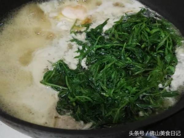 經前和經期小腹脹痛，這兩款活血化瘀食療菜譜或許能幫到你！