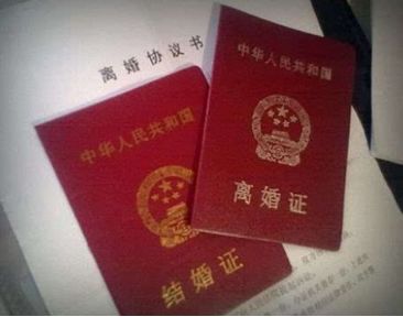 老公破產，俺辭退家裡7年保姆，臨走前她給俺張存摺，打開後傻住