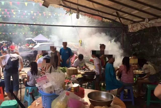 兒子出生，婆婆在老家辦酒席，每桌飯菜成本200，份子錢凈賺2萬