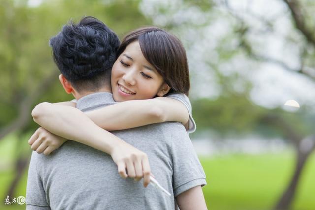 離家三年，懷揣30萬回家，知道老婆現在的工作，我無地自容