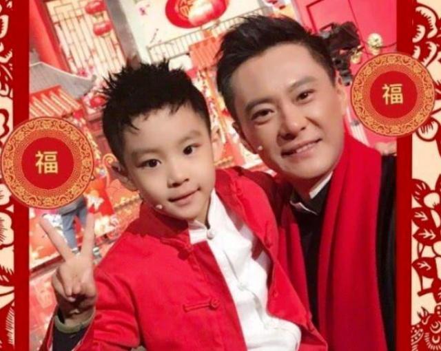 他成功娶回央視主持人，奮鬥31年仍不如妻子，今兒子帥氣夫妻恩愛