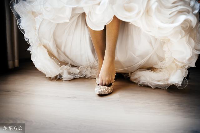別說了，離婚吧，我和你結婚不是為了讓自己吃苦，讓你妹妹享福的