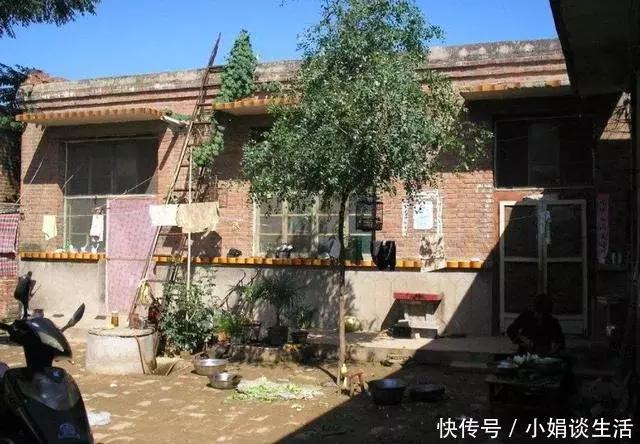 妻子為救丈夫失去雙腿，丈夫不辭而別，十年後相見，妻子愣住了！