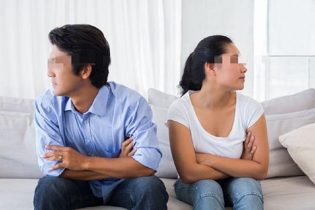 剛結完婚第二天老公就去送外賣，晚上回來，我跟他吵翻了天