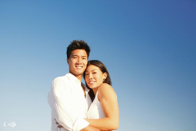 結婚才一個月，我都懷孕了，你還做出這樣的事，離婚吧
