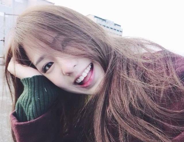 女子羊水破了，婆婆怕弄髒自己車，讓娘家人來接，打開車門蒙了