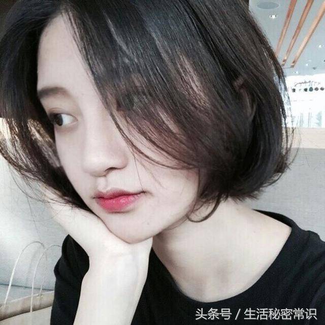 母親進城送香腸，女婿沒在家，住了三天，打開衣櫃母親如遭雷擊