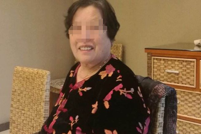 婆婆上廁所來月經，讓兒媳送衛生巾，打開她的包，兒媳如遭雷擊