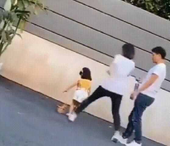 3歲童模事件再發酵，童模基地爆料：妞妞月入過萬，不聽話就打，很正常