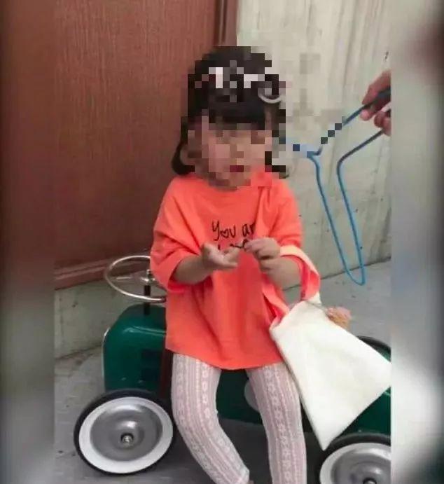 3歲童模事件再發酵，童模基地爆料：妞妞月入過萬，不聽話就打，很正常