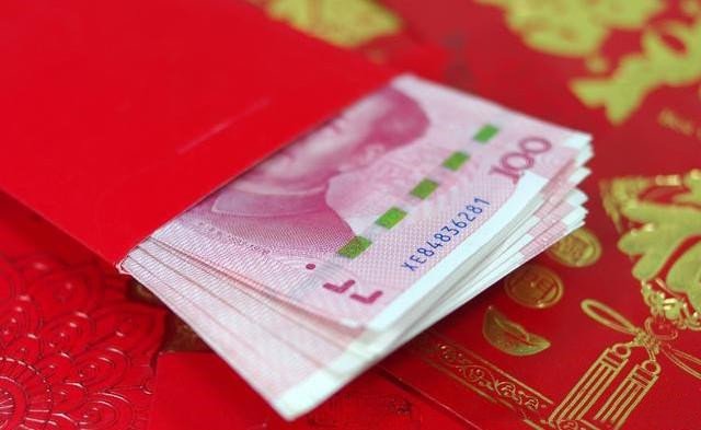 弟弟買房妻子給三千，小舅子買車妻子卻拿三萬，聽完解釋丈夫哽咽
