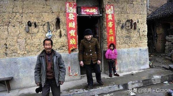 結婚兩天婆婆住進醫院，女子拿彩禮錢交手術費，知道餘額呆住了！