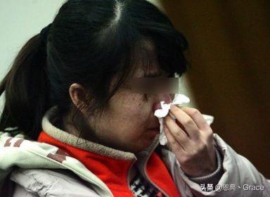 一歲時母親私奔父親累死，發達後母親回來讓他養老，他只說兩字！