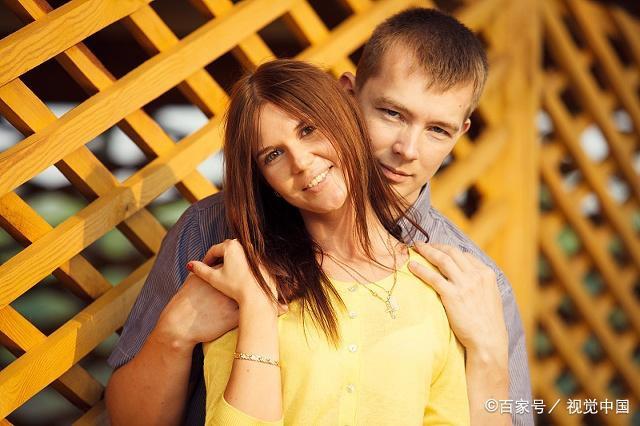 離婚三年，前夫半夜發來一條信息：「明天我能去蹭頓飯嗎」