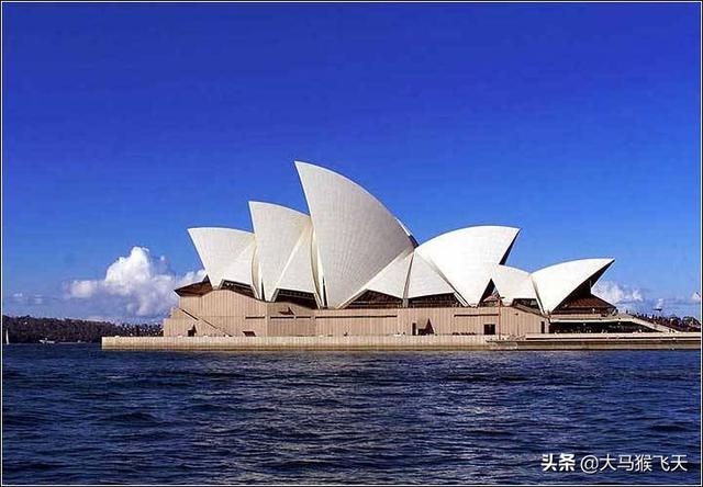 兒子接我進城去享福，每天吃著兒媳炒的青菜，讓我淚流滿面」