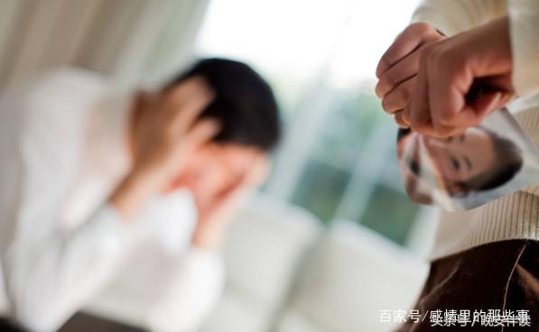 前妻來給女兒過生日，接女兒放學回家，推開廚房門，我淚如雨下