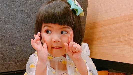 有一種「整容」叫波妞長大了，五官長開很驚豔，大眼睛比咘咘還好看