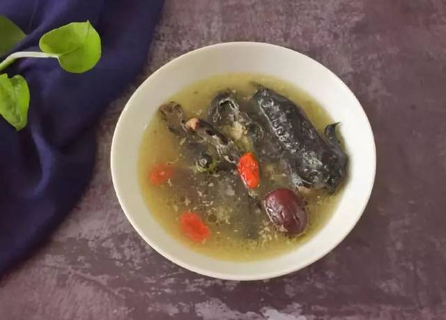 煲雞湯要不要焯水？第一步就錯了，難怪煲出來的雞湯不香不好喝