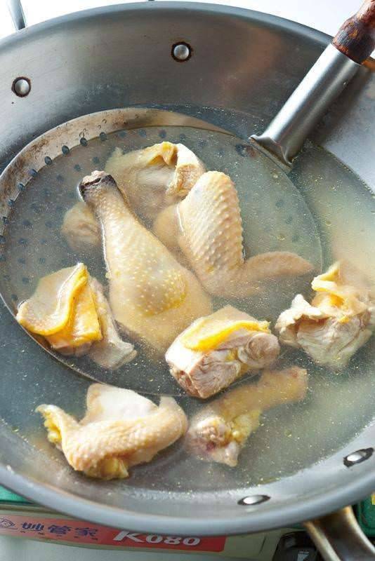 5 道 元 氣 養 生 雞 湯