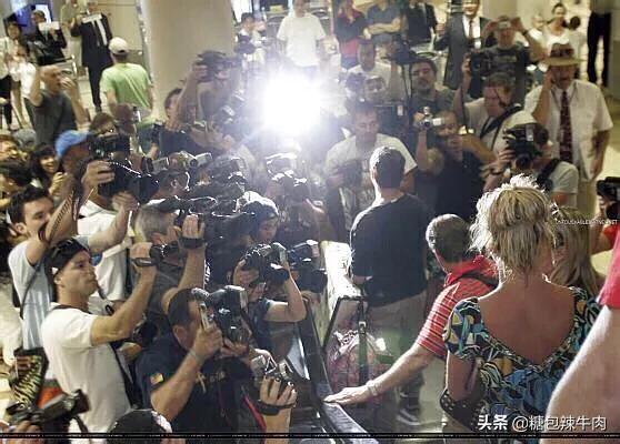 布蘭妮又被強制送進神經病院？！請美國對世界第一甜心善良點吧！