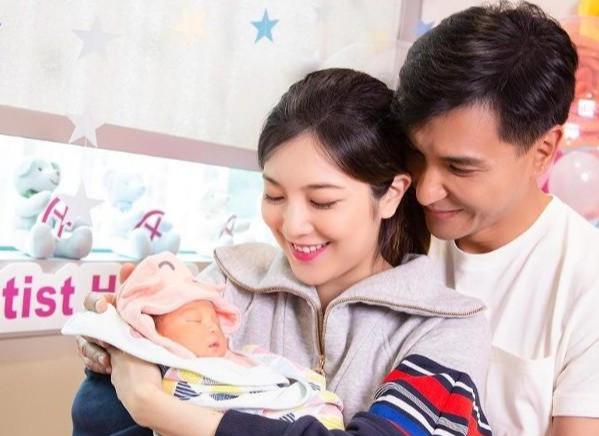 恭喜恭喜！42歲TVB視帝正式升級做爸爸：港姐老婆順利誕下愛女！