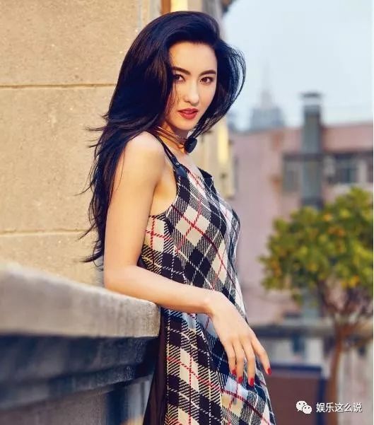 10年了, 張柏芝含淚說出順從陳冠希拍照的原因, 也是可憐人 